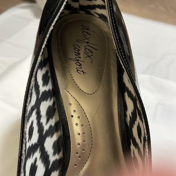 Dexflex Comfort ladies black espadrilles shoe. Shiny black, sz 10w- see pic - Picture 4 of 6